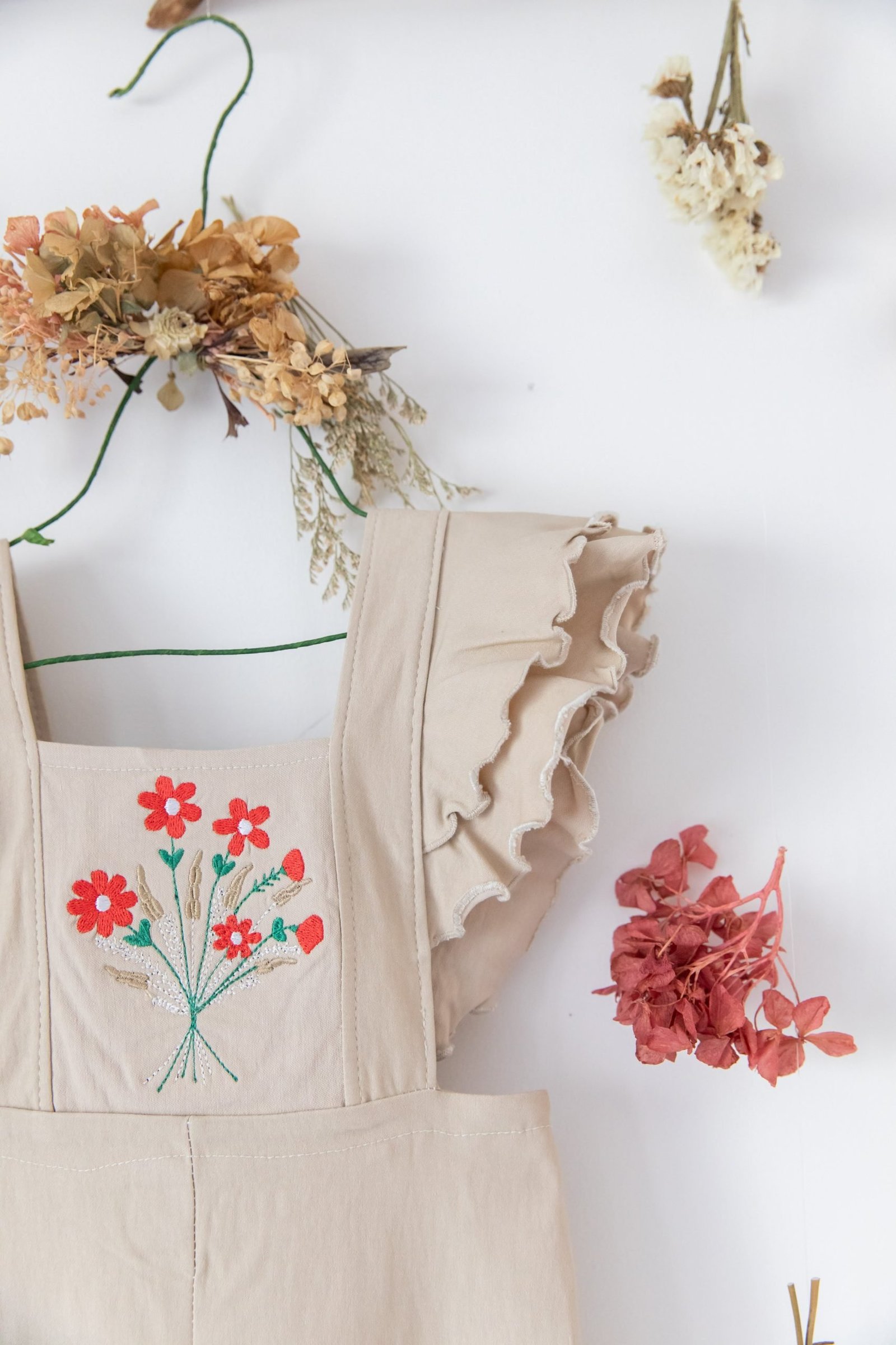 Jumper beige con Margaritas Bordadas - Imagen 9