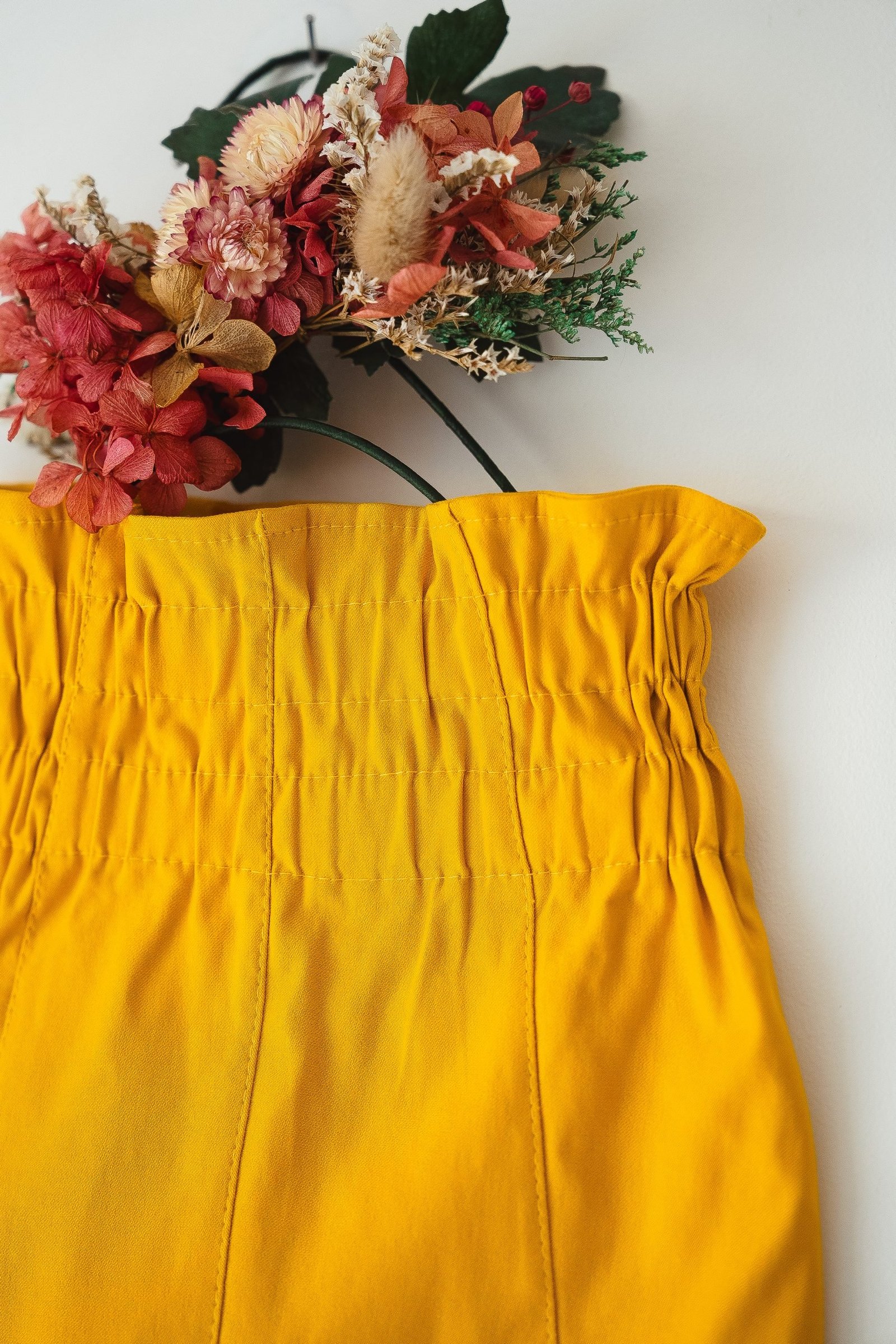 Pantalón Mostaza Bengalina Festones Negros - Imagen 3