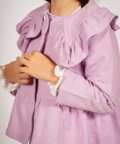 Alternative view of Saco lila con volados elegantes