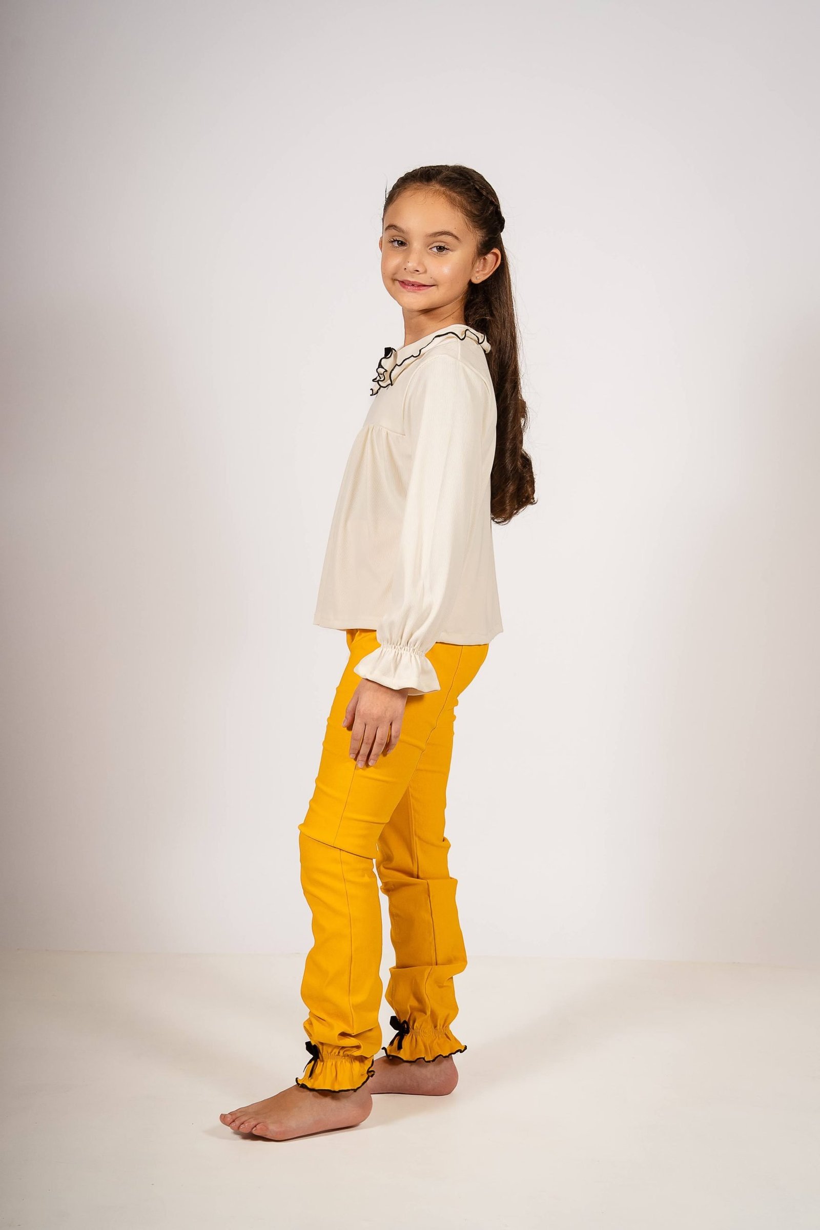 Pantalón Mostaza Bengalina Festones Negros - Imagen 5