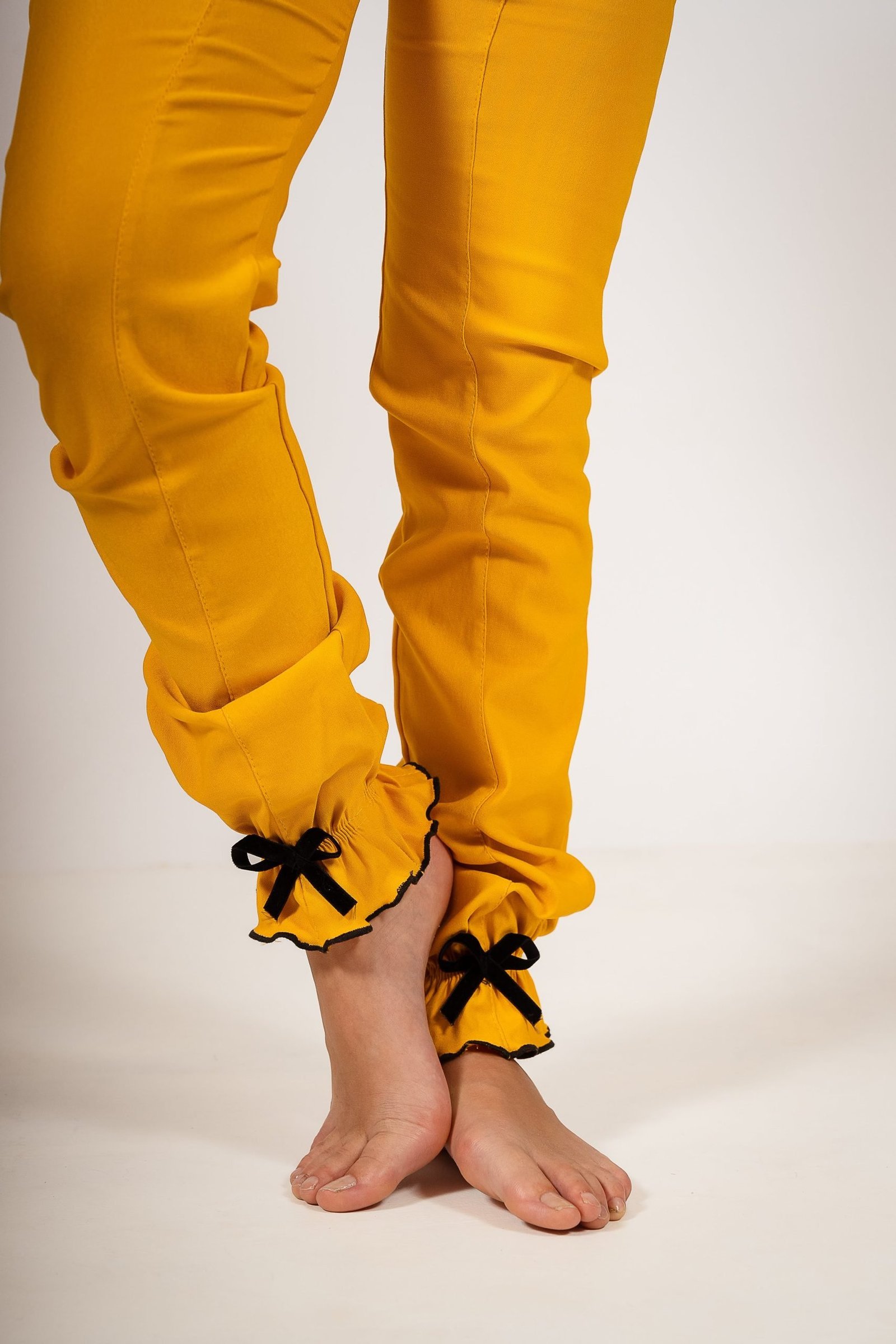 Pantalón Mostaza Bengalina Festones Negros - Imagen 6