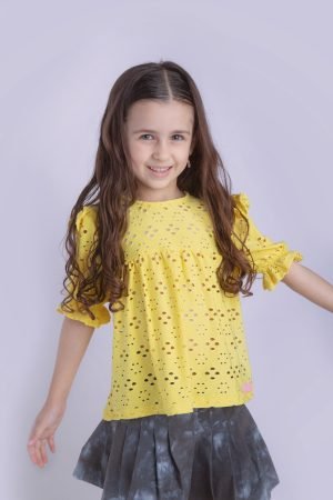 Blusa Broderie amarillo Manga Corta