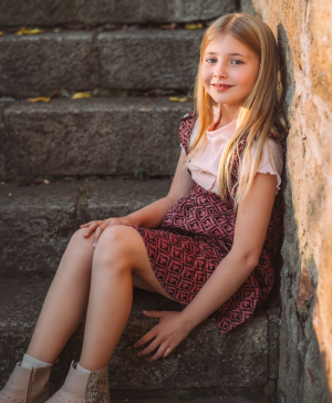 Alternative view of Jumper vestido rosa de bengalina para niñas | Diseño estampado con volado - Begoña