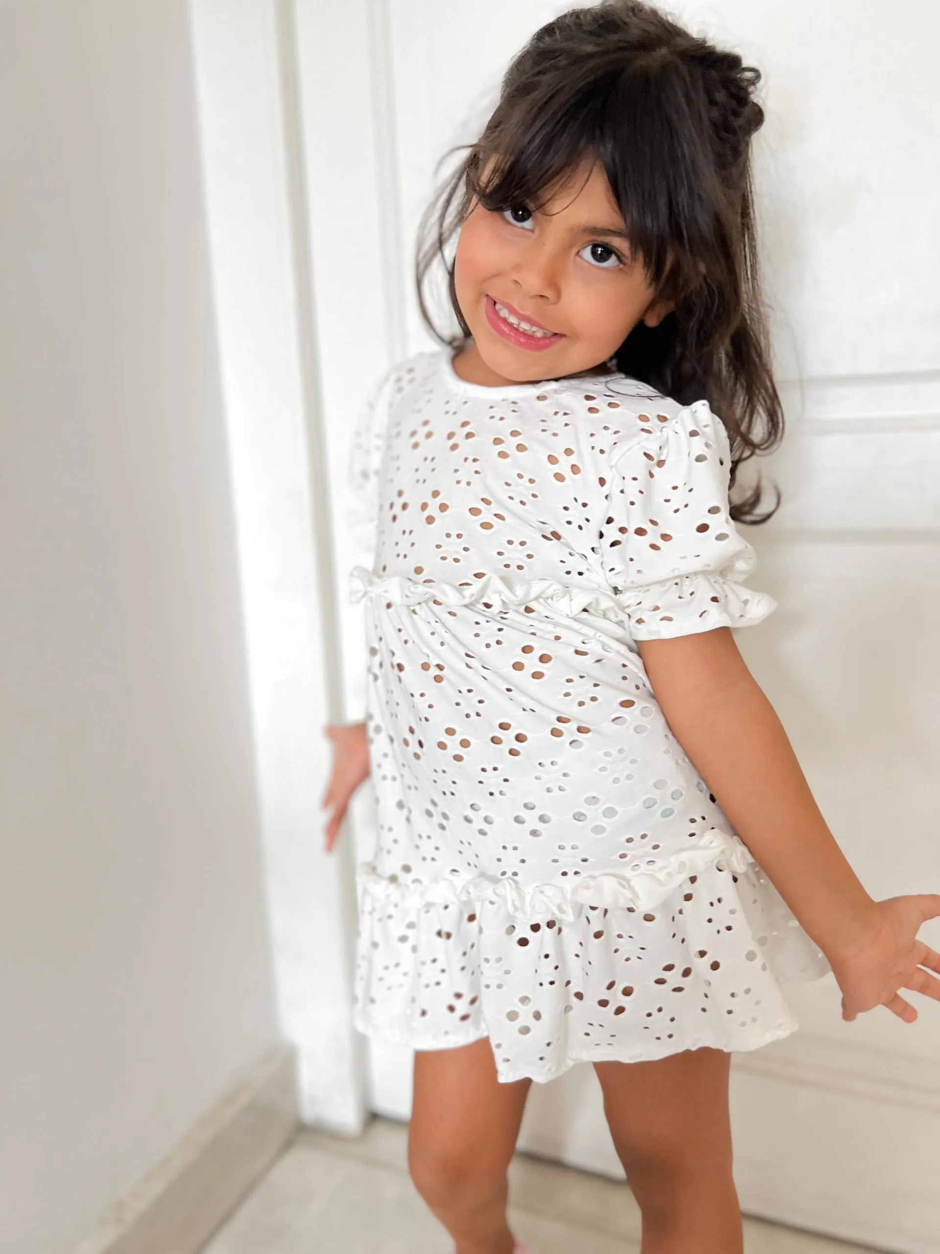 Vestido Renata de Broderie blanco Elastizado - Imagen 3