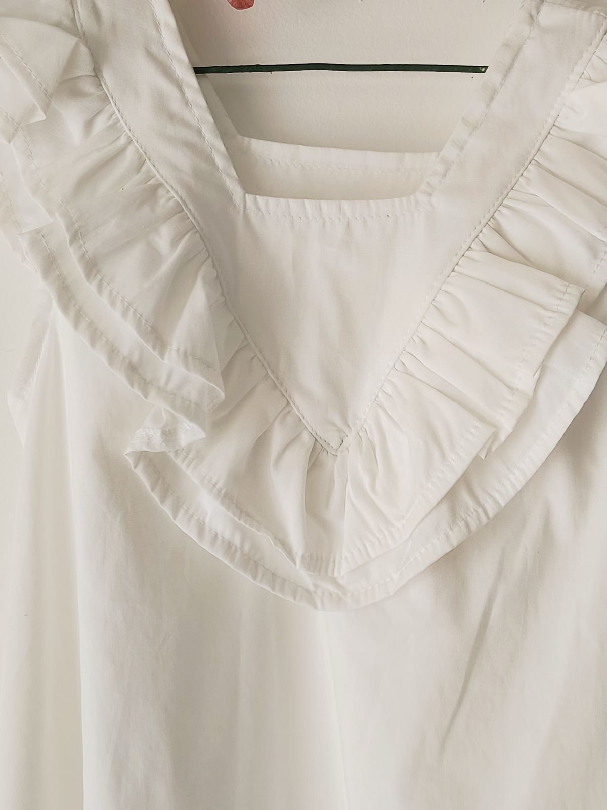 vestido mini volado V de poplín 100% algodón - Imagen 2