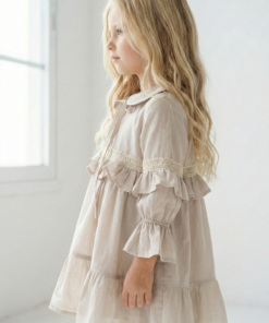 Alternative view of Vestido Amelia beige con puntilla