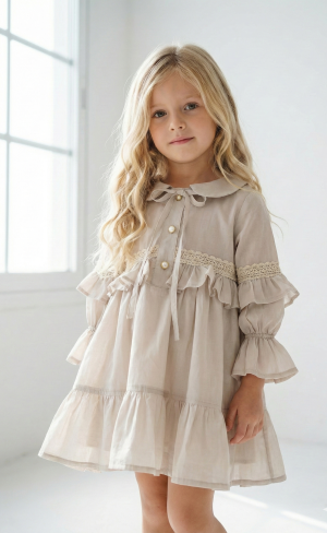 Vestido Amelia beige con puntilla