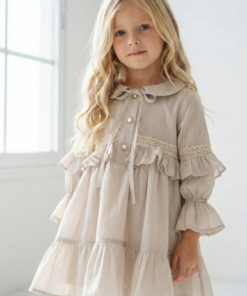 Vestido Amelia beige con puntilla