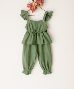 Enterito verde militar de bengalina Jumpsuit Alice con broches plateados y moño a tono para niñas