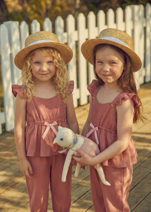Enterito rosa viejo de bengalina Jumpsuit Alice con moño al frente y lazo trasero, moda infantil elegante para niñas