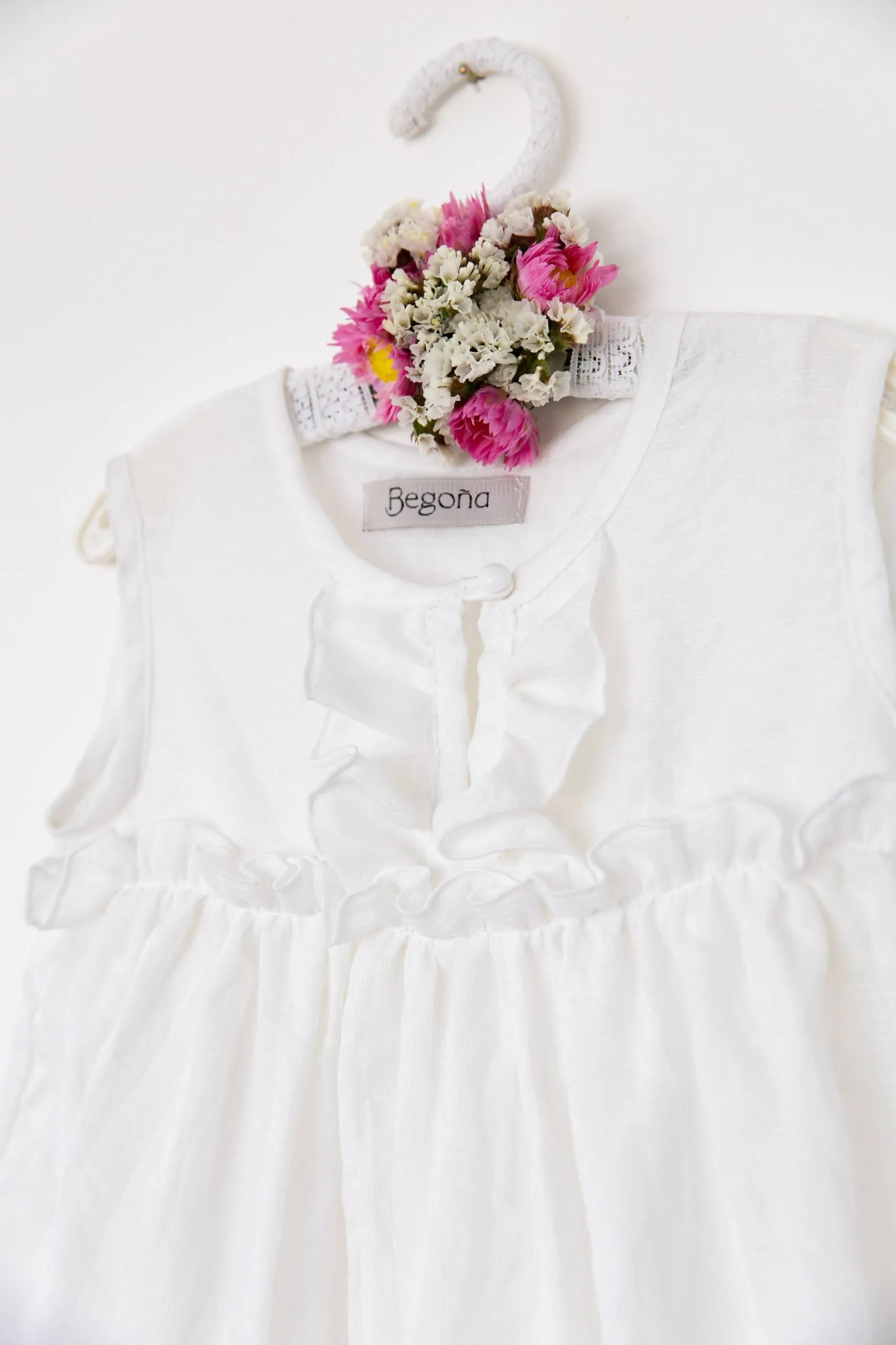 Vestido infantil boho chic blanco fresco y artesanal - Imagen 4