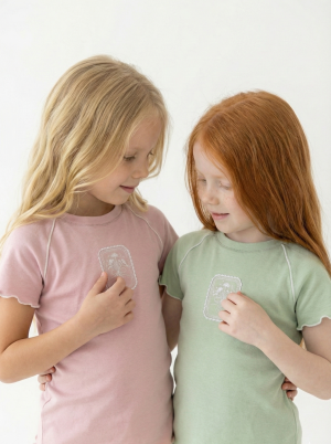 Remera infantil coquette bordada raglán | Colores pastel en algodón