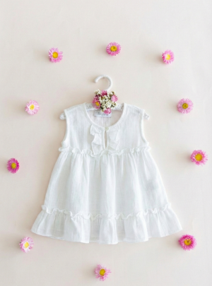 Vestido infantil boho chic blanco con volados y festones, fresco y artesanal