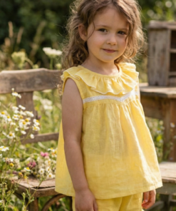 La blusa infantil de gasa boho romántica amarilla