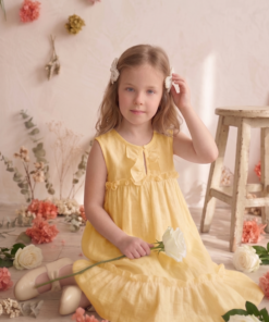 Vestido infantil Zoe simil lino amarillo con volados y festones – fresco y liviano - Imagen 3