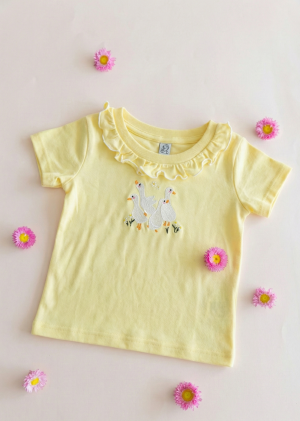 Remera de jersey de algodon bordada gansos clasica