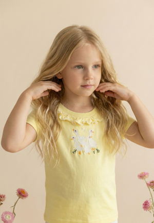 Remera de jersey de algodon bordada gansos clasica