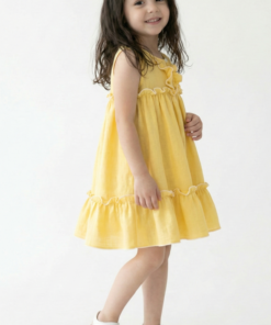 Vestido infantil Zoe simil lino amarillo con volados y festones – fresco y liviano
