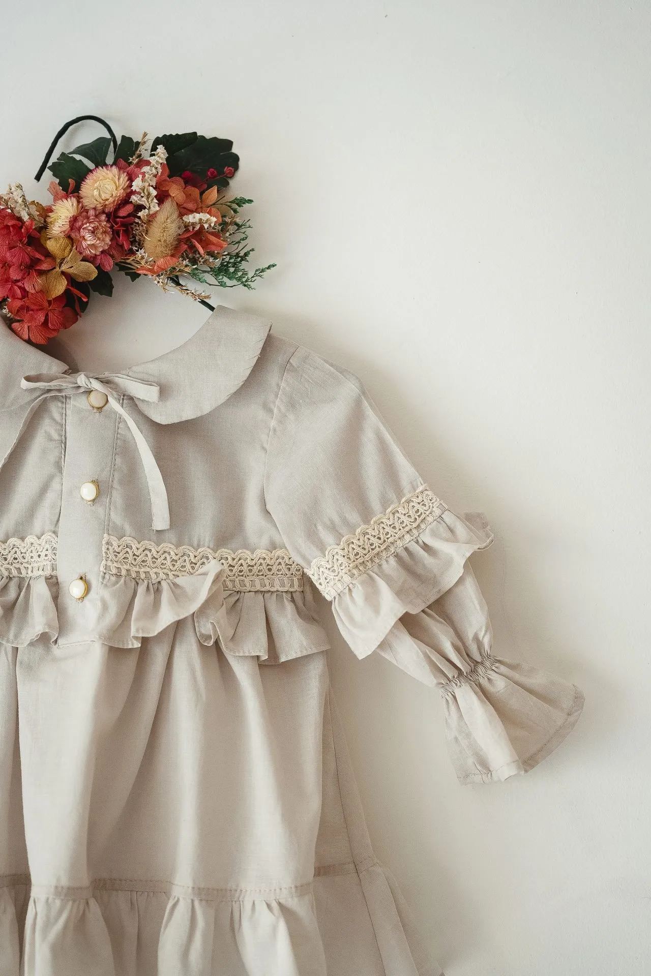 Vestido Amelia de Voile Natural con Puntillas y Forro de Poplín - Imagen 6